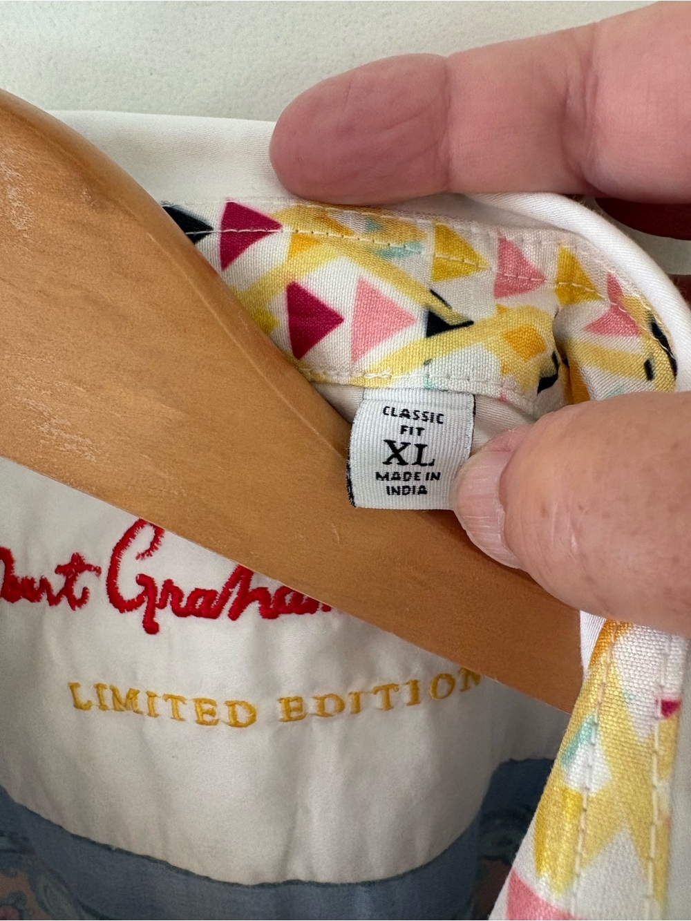 Robert Graham LIMITED EDITION
THE PLEIADES BUTTON DOWN SHIRT. Size XL. - Picture 6 of 17